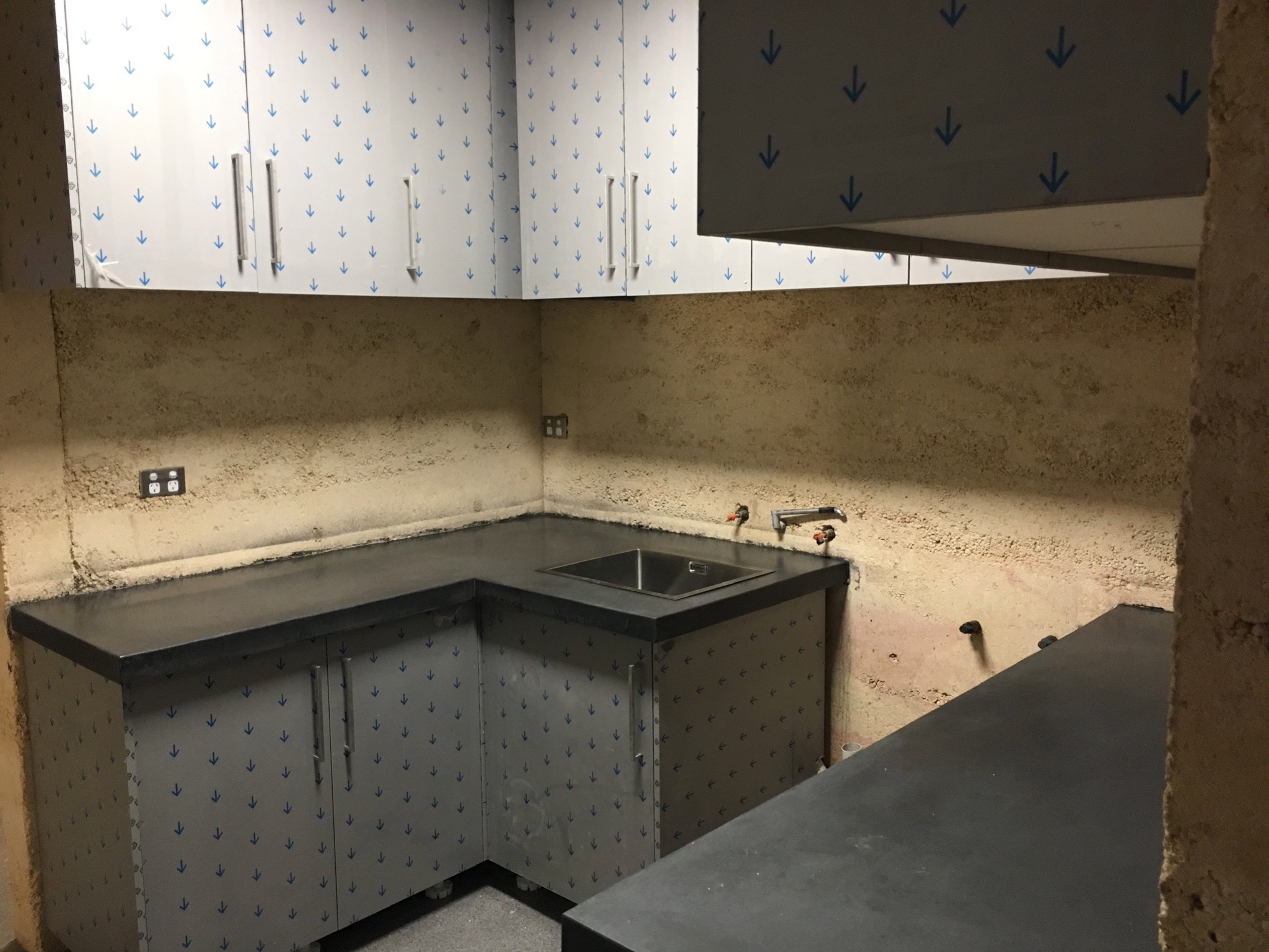 4 December 2018 Laundry Bench & Sink