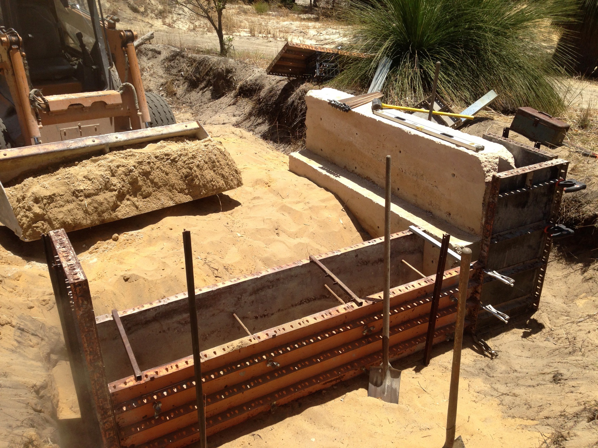 28 Nov 2013 Testing retaining wall design and process